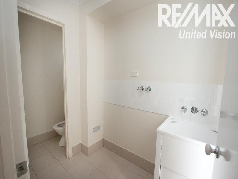 2/17 Hilltop Court, Carina QLD 4152