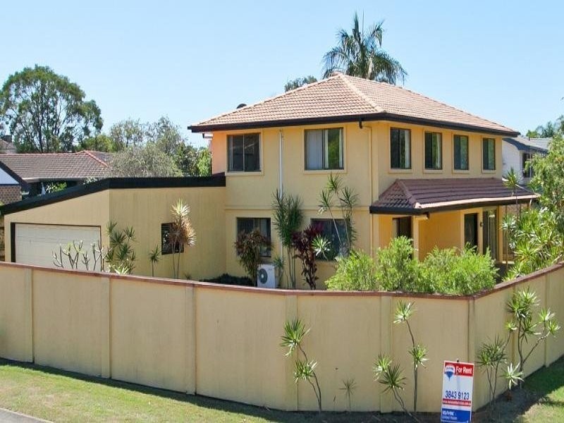 15 Eynsford Street, Carindale QLD 4152