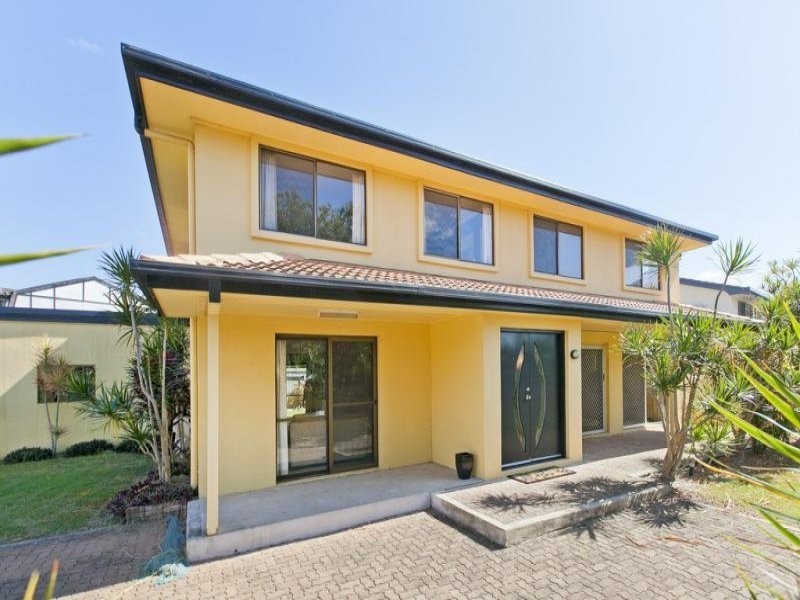 15 Eynsford Street, Carindale QLD 4152