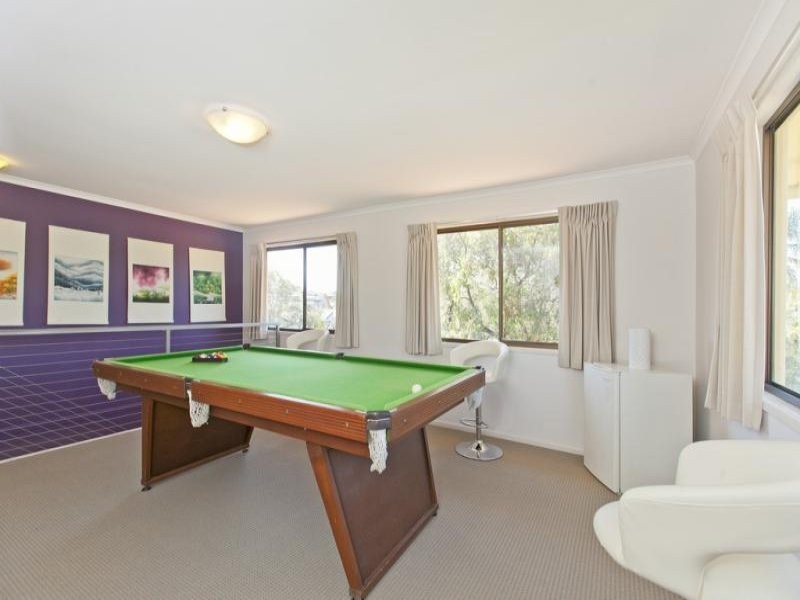 15 Eynsford Street, Carindale QLD 4152