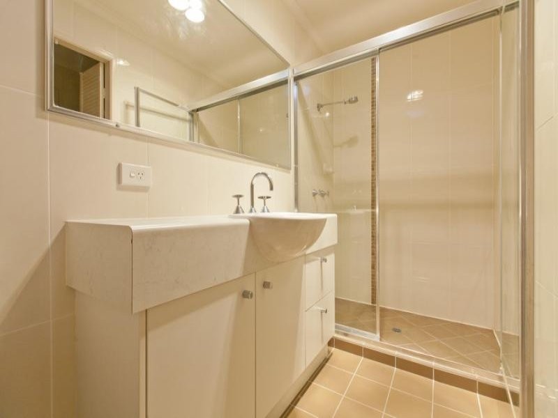 15 Eynsford Street, Carindale QLD 4152