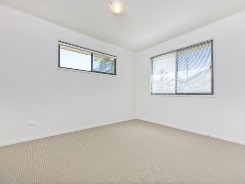 15 Eynsford Street, Carindale QLD 4152