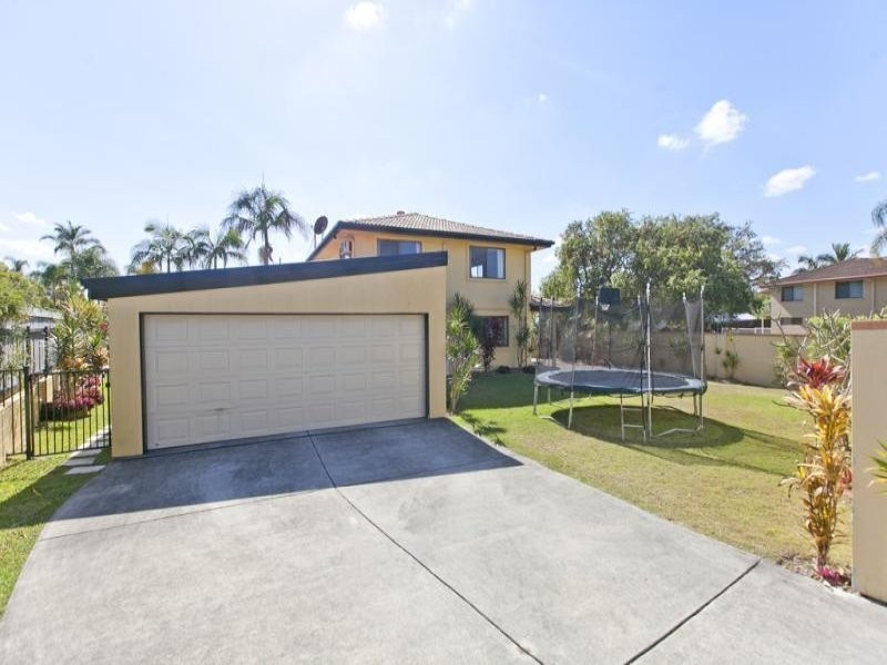 15 Eynsford Street, Carindale QLD 4152