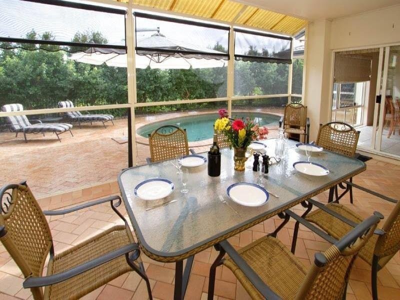 12 Oppermann Place, Carindale QLD 4152