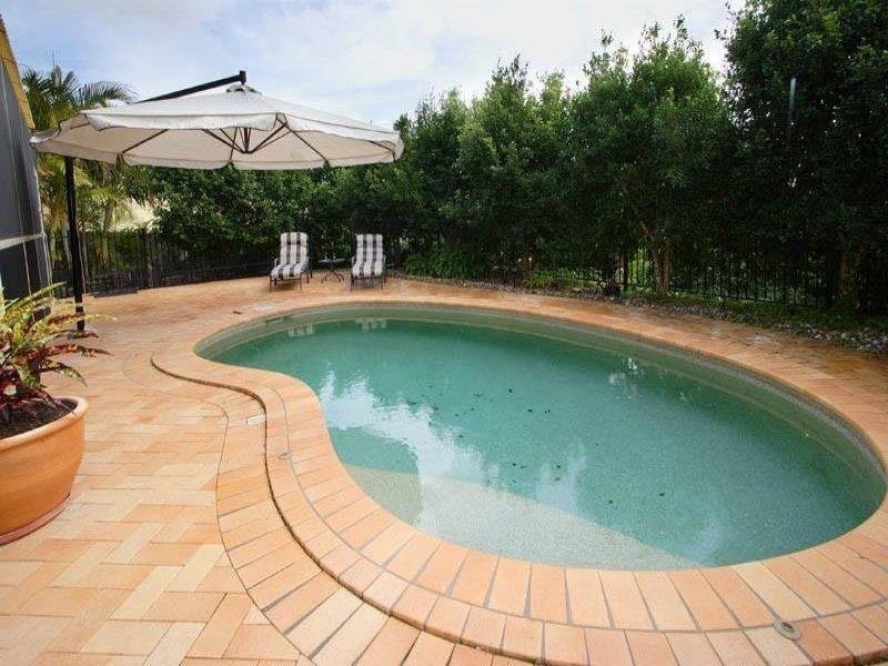 12 Oppermann Place, Carindale QLD 4152