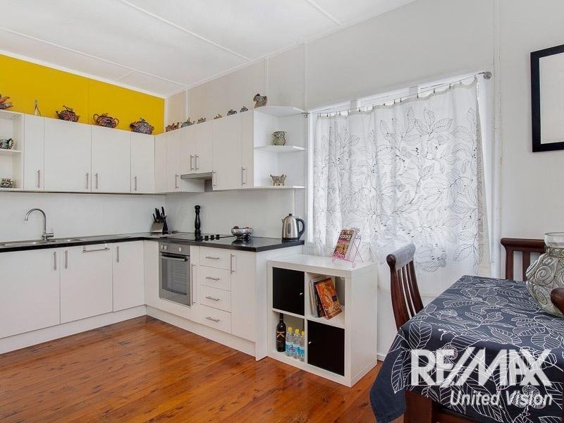 43 Raeburn Street, Manly QLD 4179