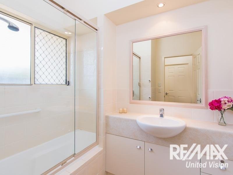 19 Oleander Place, Carindale QLD 4152