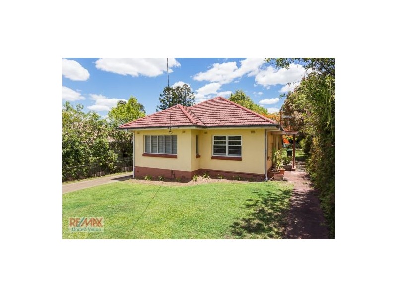 218 Beddoes St, Holland Park QLD 4121