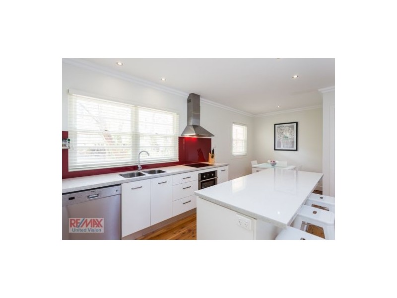 218 Beddoes St, Holland Park QLD 4121