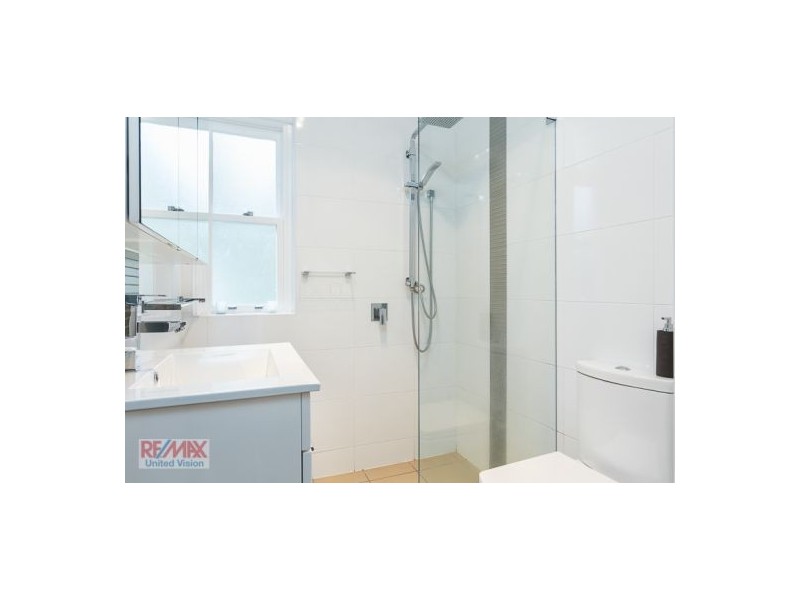 218 Beddoes St, Holland Park QLD 4121