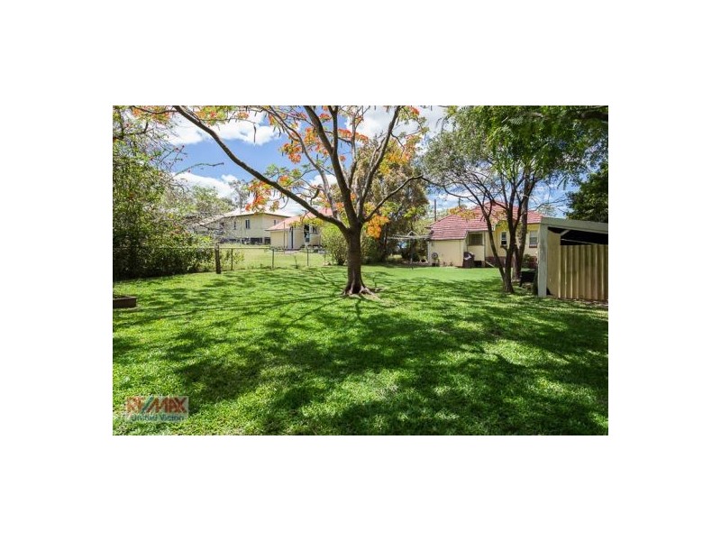 218 Beddoes St, Holland Park QLD 4121
