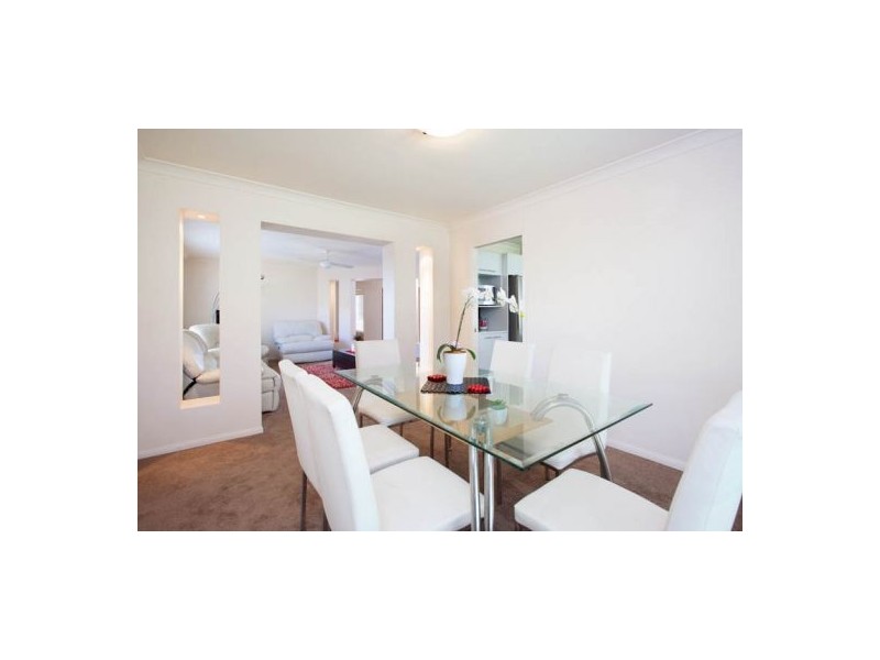 13 Pembridge Pl, Carindale QLD 4152