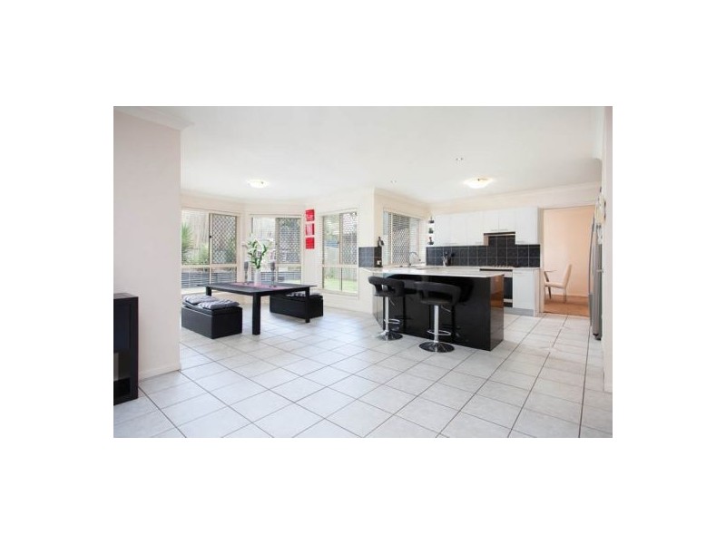 13 Pembridge Pl, Carindale QLD 4152