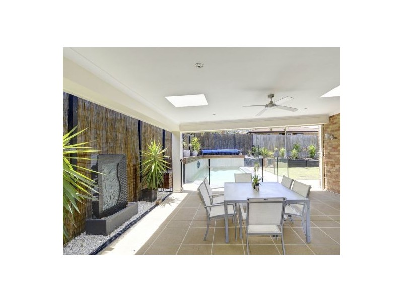 13 Pembridge Pl, Carindale QLD 4152