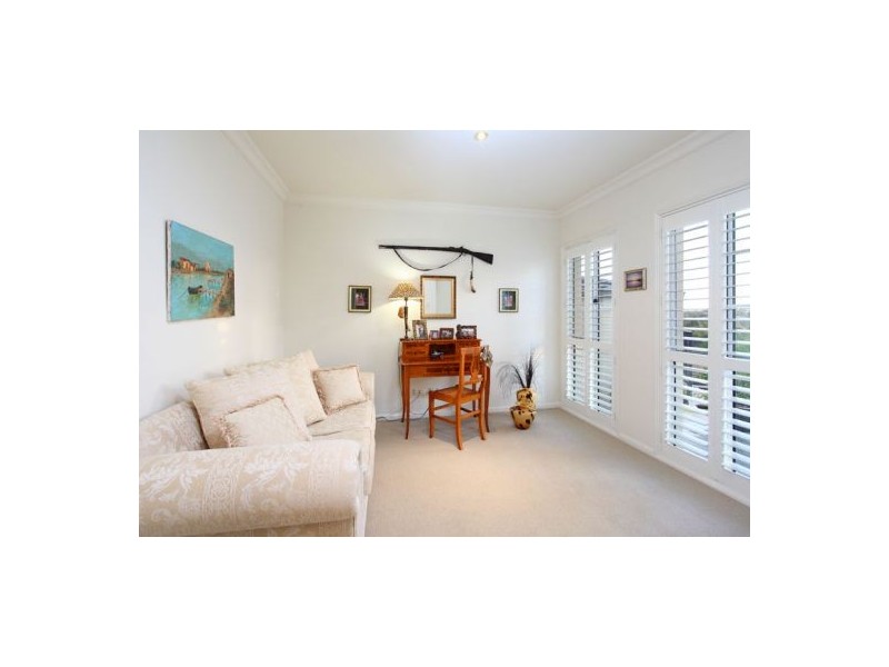 15 Highbury Close, Carindale QLD 4152