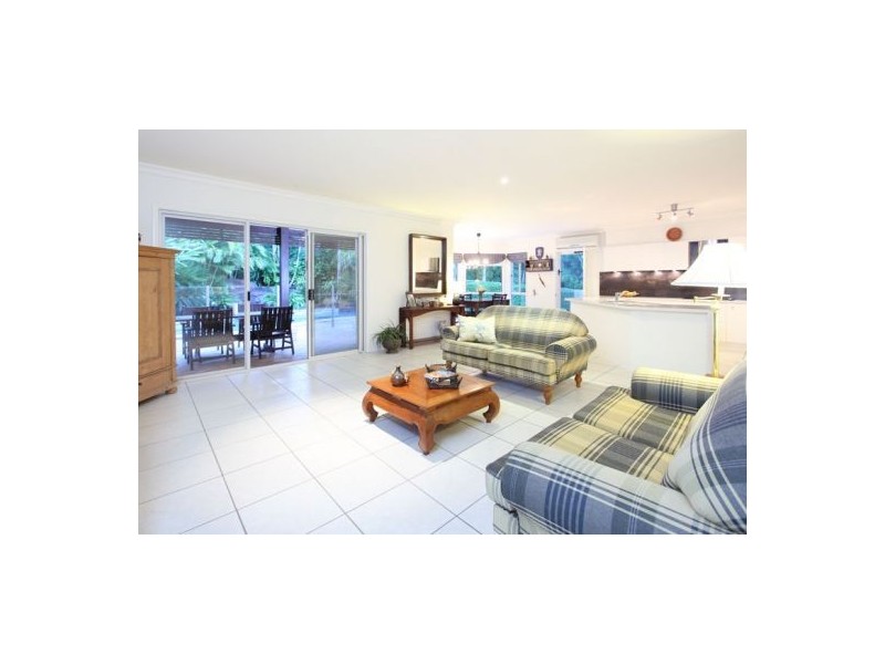 15 Highbury Close, Carindale QLD 4152