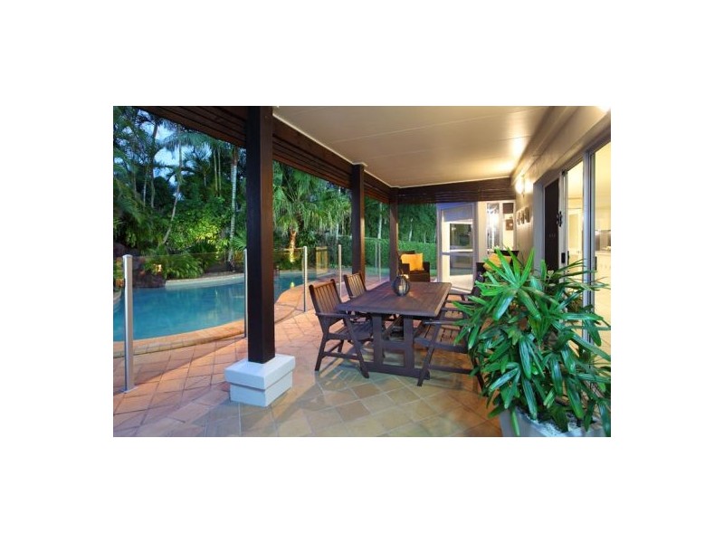 15 Highbury Close, Carindale QLD 4152