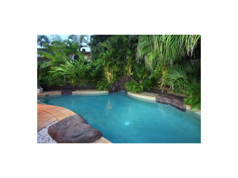 15 Highbury Close, Carindale QLD 4152