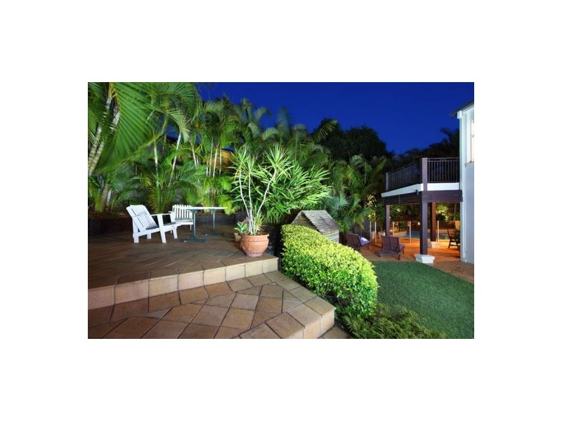 15 Highbury Close, Carindale QLD 4152