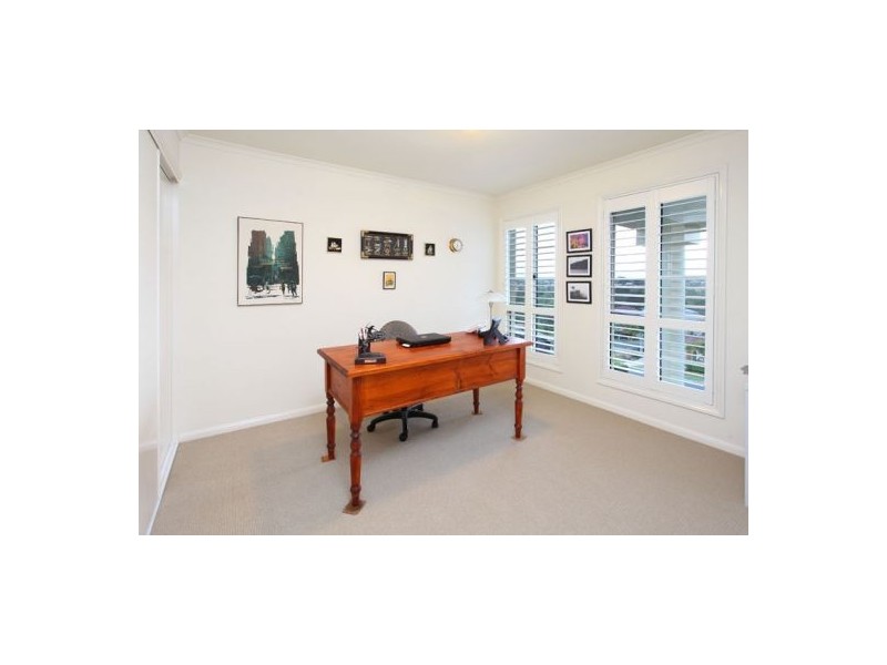 15 Highbury Close, Carindale QLD 4152