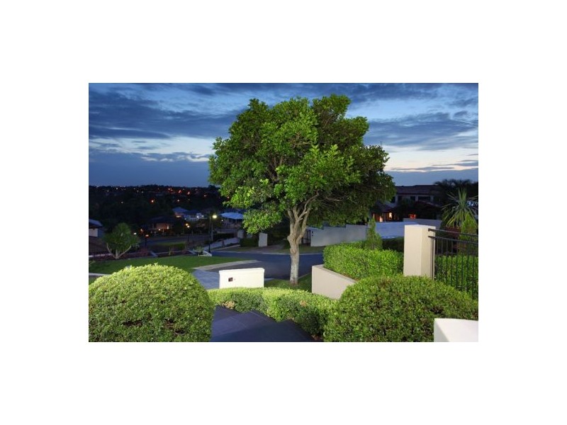 15 Highbury Close, Carindale QLD 4152