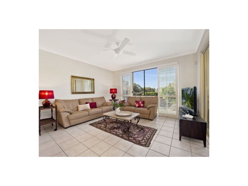 52 Flame Tree Crescent, Carindale QLD 4152