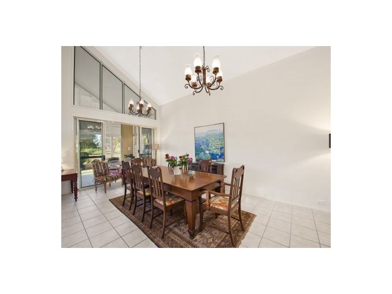 52 Flame Tree Crescent, Carindale QLD 4152