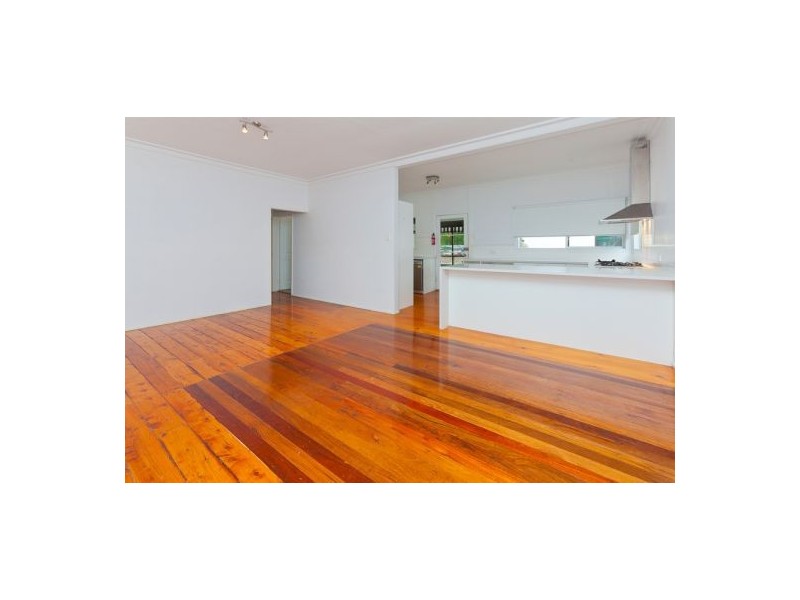 10 Orcades Road, Yeronga QLD 4104