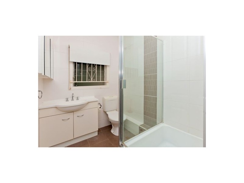 10 Orcades Road, Yeronga QLD 4104