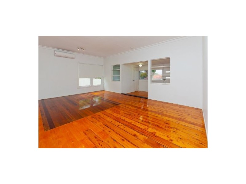 10 Orcades Road, Yeronga QLD 4104