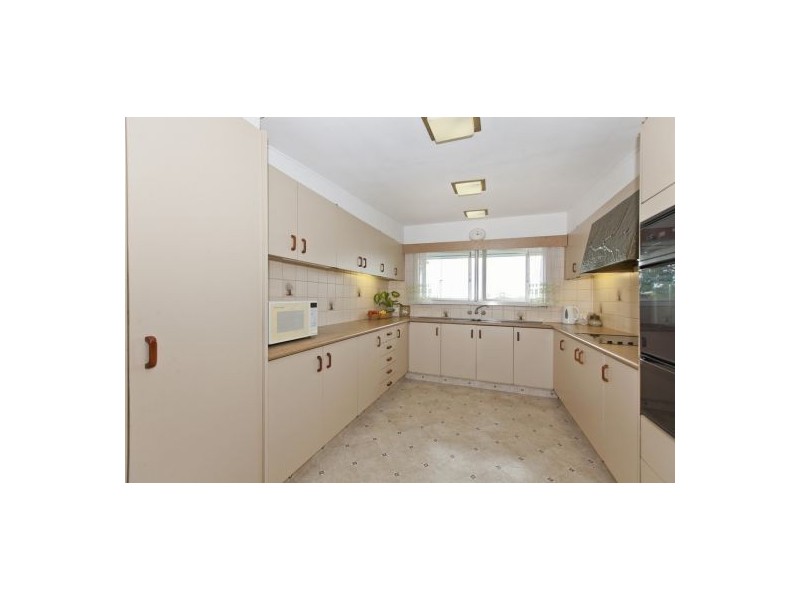 16 Burchell St, Carina QLD 4152