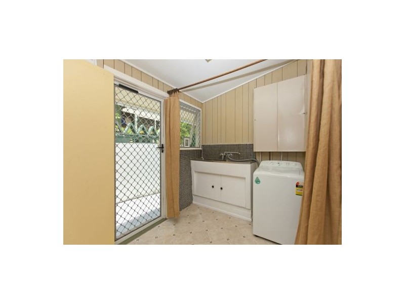 16 Burchell St, Carina QLD 4152