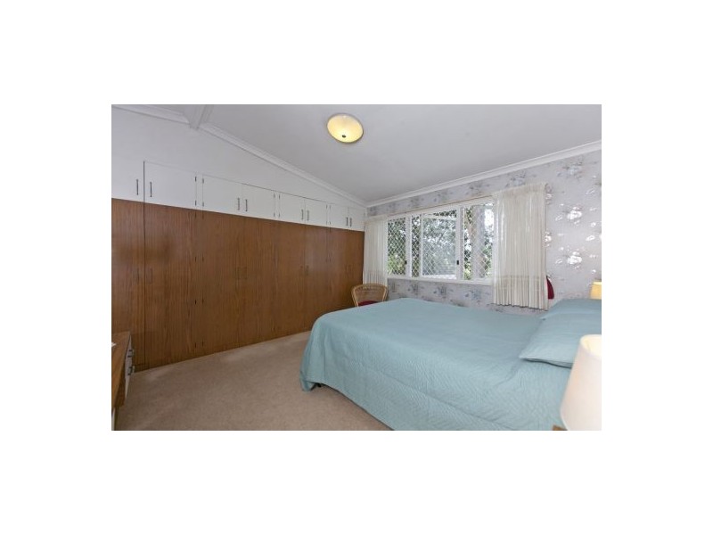 16 Burchell St, Carina QLD 4152