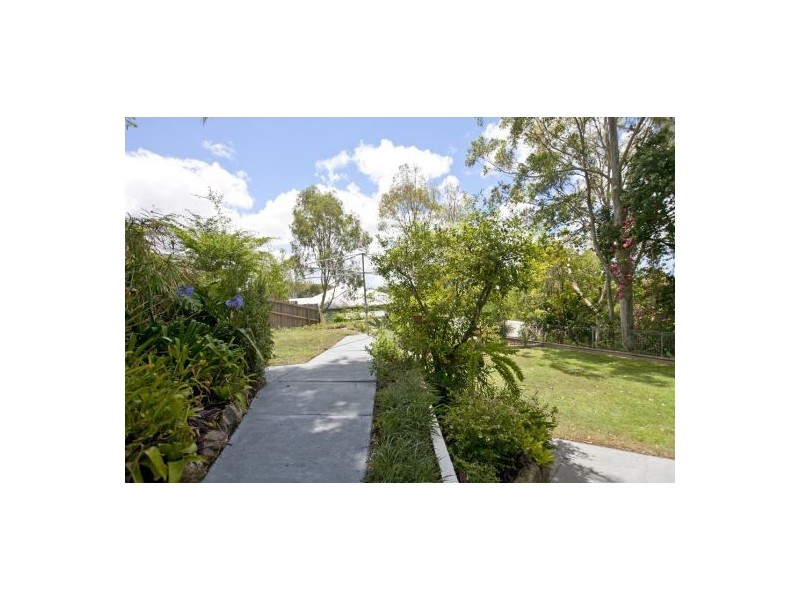 16 Burchell St, Carina QLD 4152