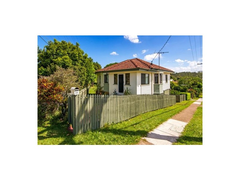 40 Crown Street, Holland Park West QLD 4121