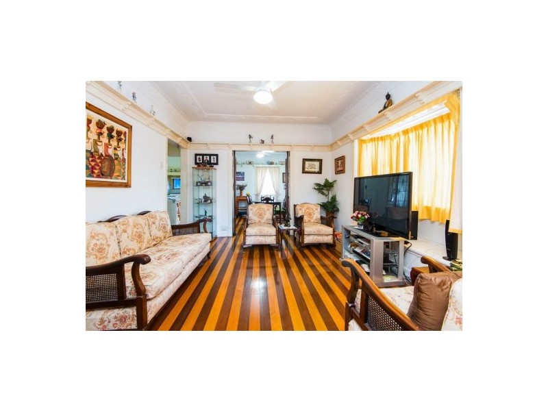 40 Crown Street, Holland Park West QLD 4121