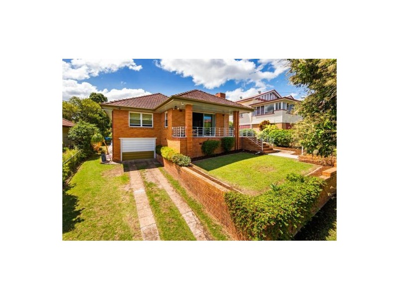 49 Doughty Avenue, Holland Park West QLD 4121