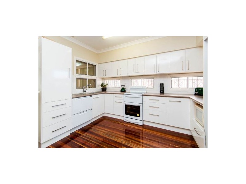 49 Doughty Avenue, Holland Park West QLD 4121