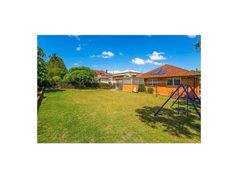 49 Doughty Avenue, Holland Park West QLD 4121