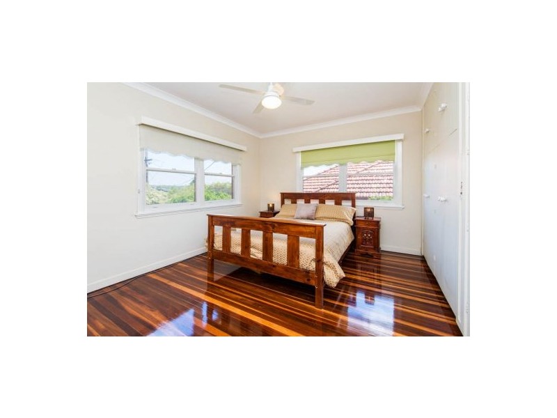 49 Doughty Avenue, Holland Park West QLD 4121