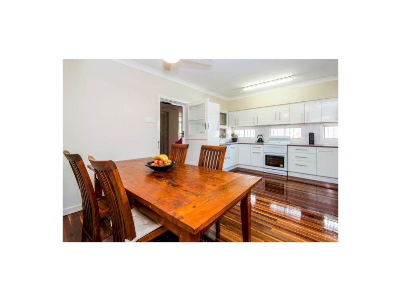 49 Doughty Avenue, Holland Park West QLD 4121