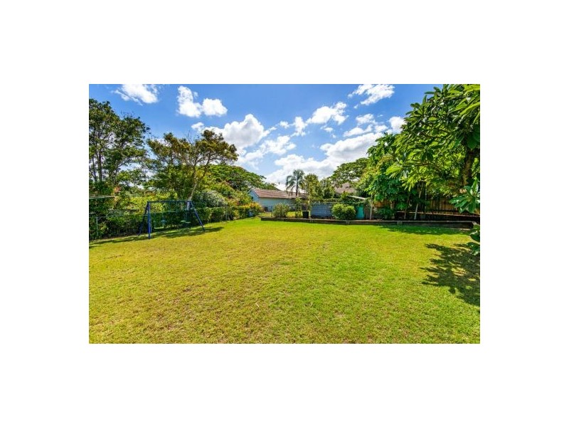 49 Doughty Avenue, Holland Park West QLD 4121