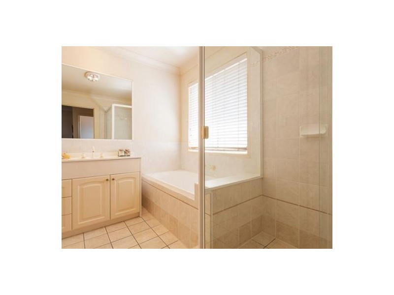 20 Ensign Street, Carindale QLD 4152