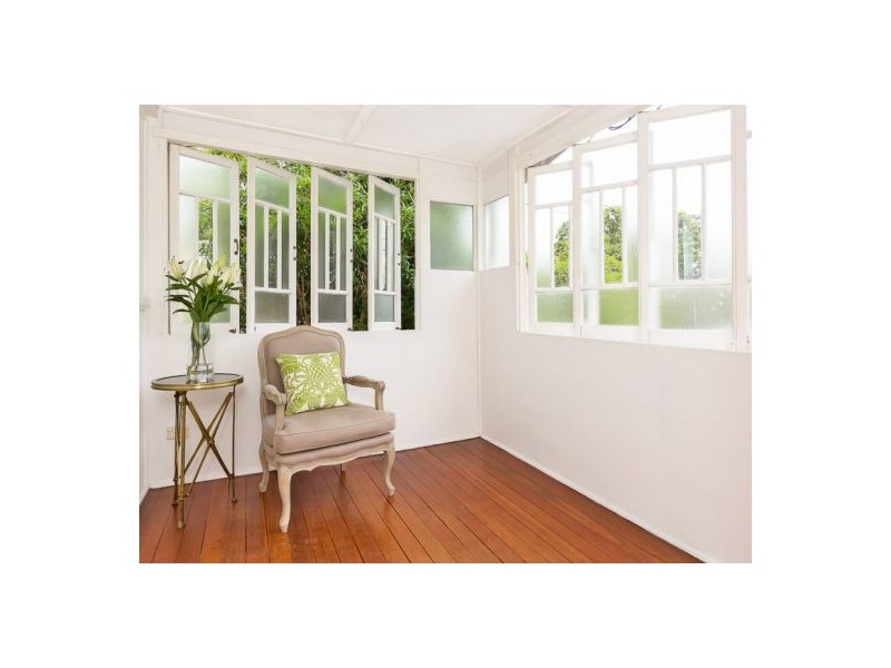 22 Beatrice Street, Bardon QLD 4065