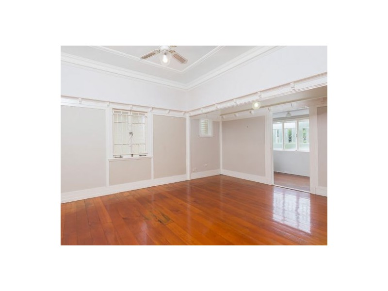 22 Beatrice Street, Bardon QLD 4065