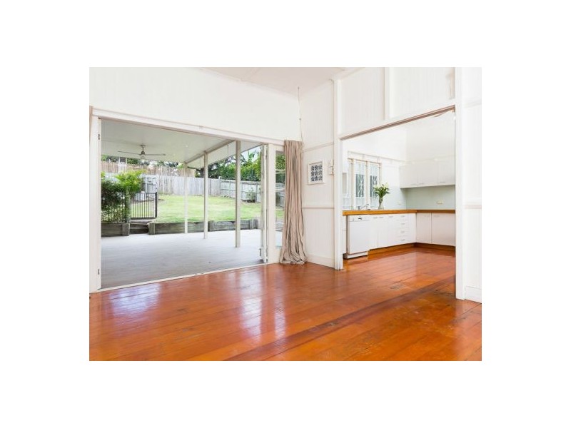 22 Beatrice Street, Bardon QLD 4065