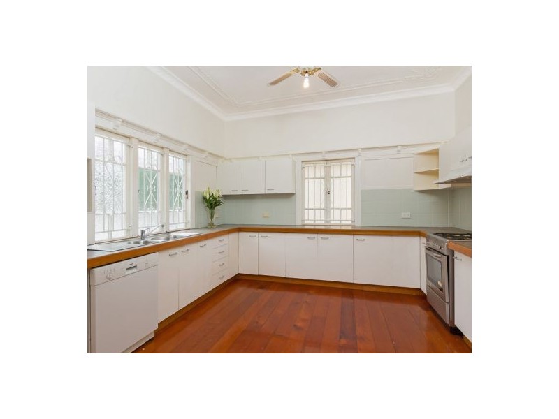 22 Beatrice Street, Bardon QLD 4065