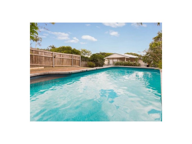 22 Beatrice Street, Bardon QLD 4065