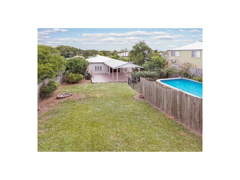 22 Beatrice Street, Bardon QLD 4065