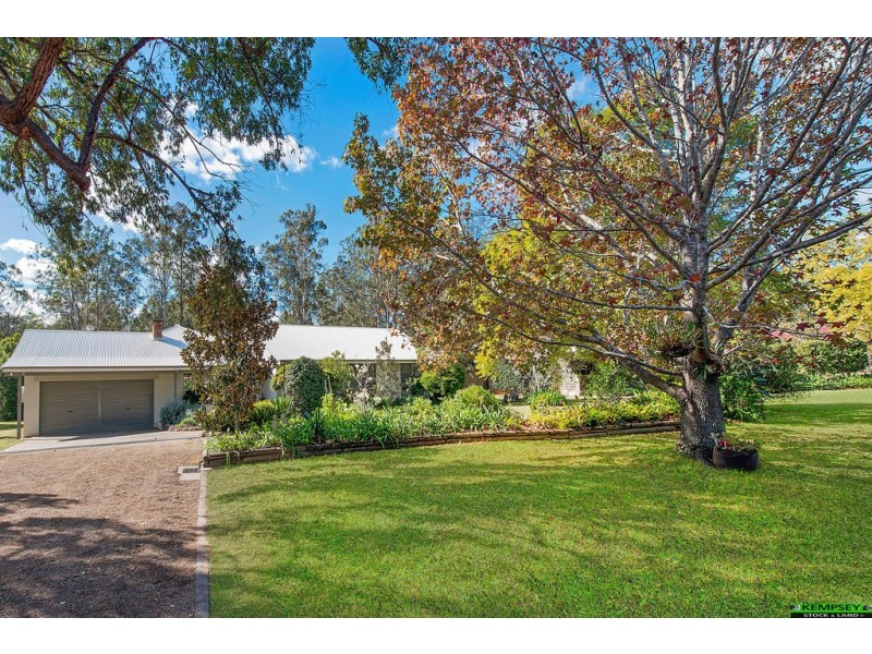 27 Hillview Dr, Aldavilla NSW 2440